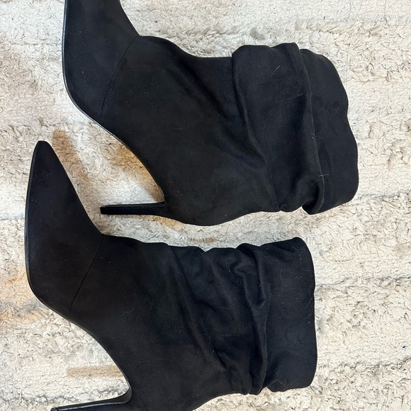 Elegant Black Women's Ankle Boots - Picture 2 of 4